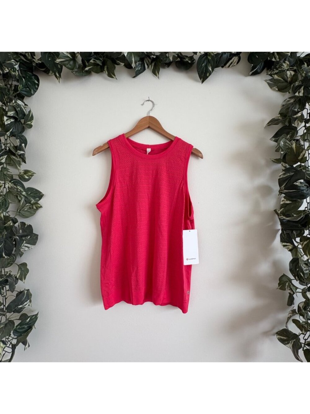 Lululemon Athletic Breeze By Muscle Tank Top II Heartthrob NWT Women’s Sz 10